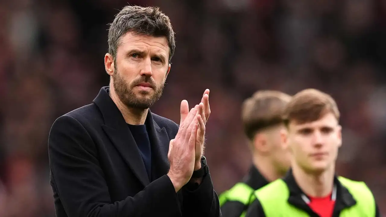 مايكل كاريك يضع مانشستر يونايتد ضمن منافسي لقب الدوري الإنجليزي الممتاز هذا الموسم